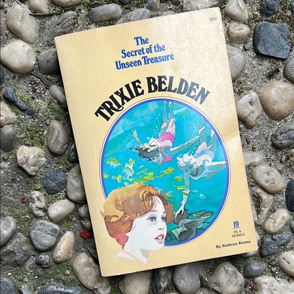 Vintage Trixie Belden Book 19 “The Secret of the Unseen Treasure" Paperback 1977 - Picture 1 of 7